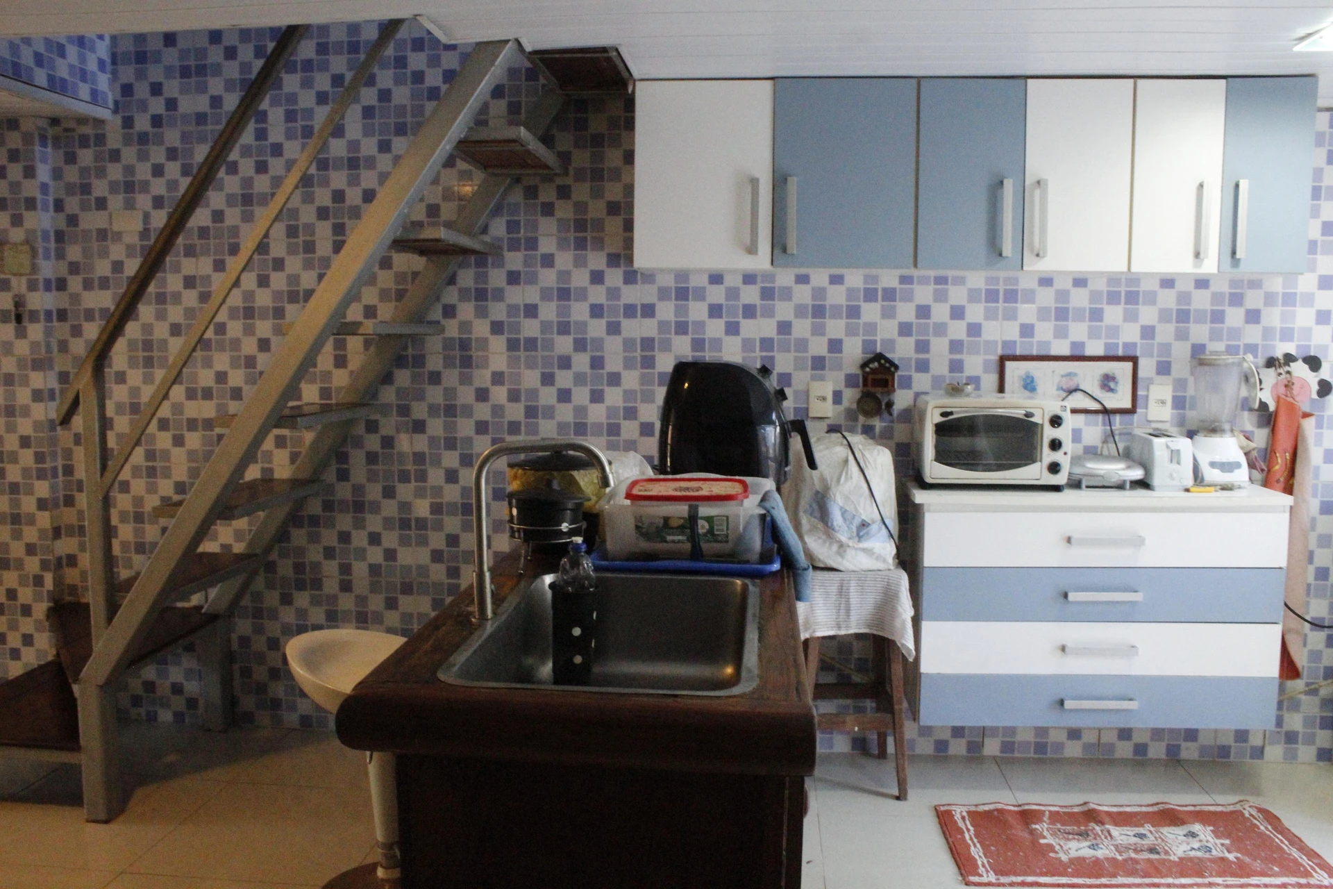 Furnished 4-bedroom house with private balcony — photo 29