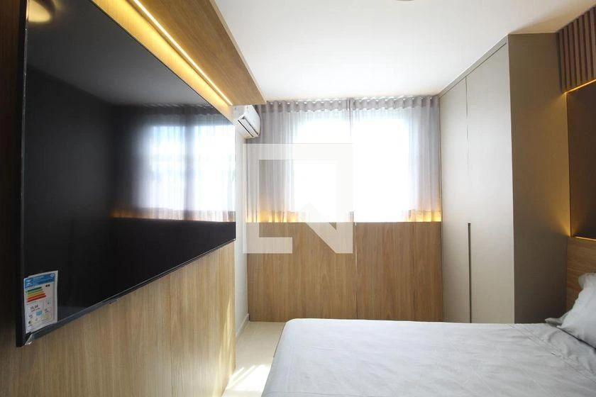 One-bedroom apartment with a mountain view — photo 14