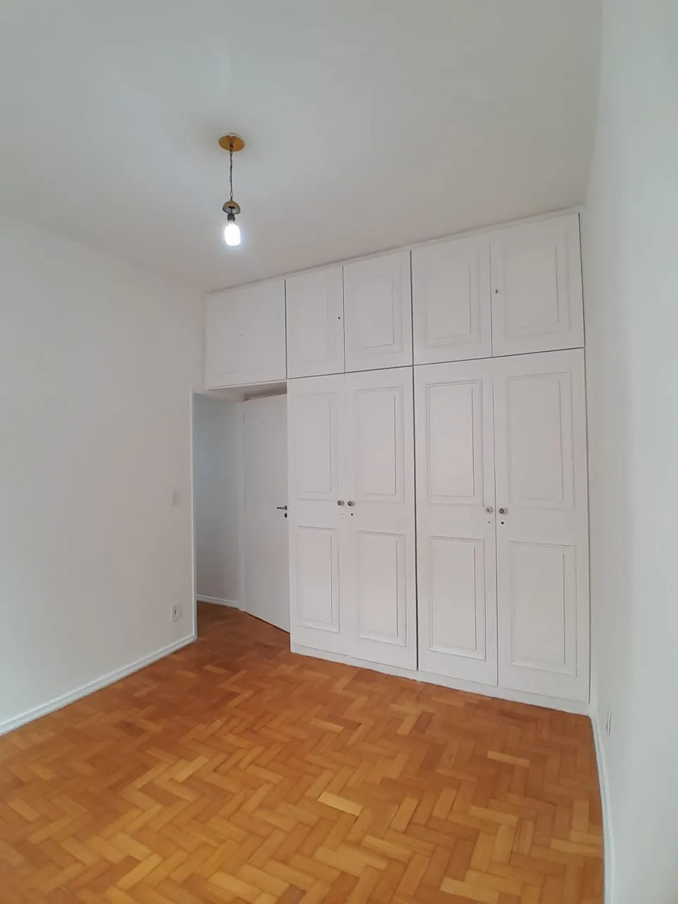 2-bedroom apartment with 1 bathroom, no parking — photo 11
