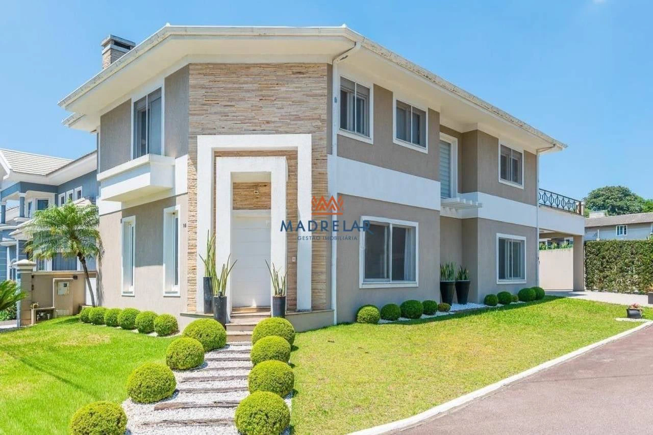 Condo house with 4 en-suite bedrooms and 305 m²