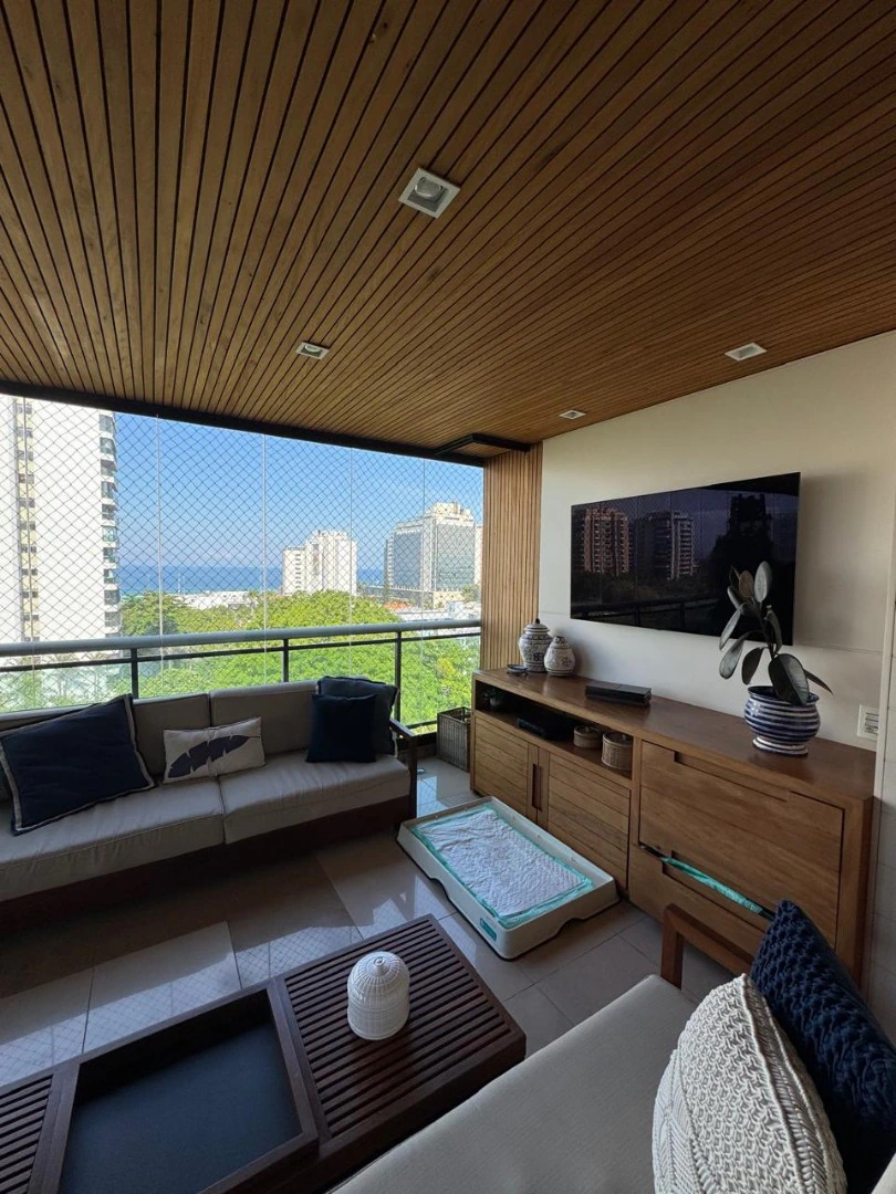 Furnished 4-bedroom apartment with a real home office desk — photo 19