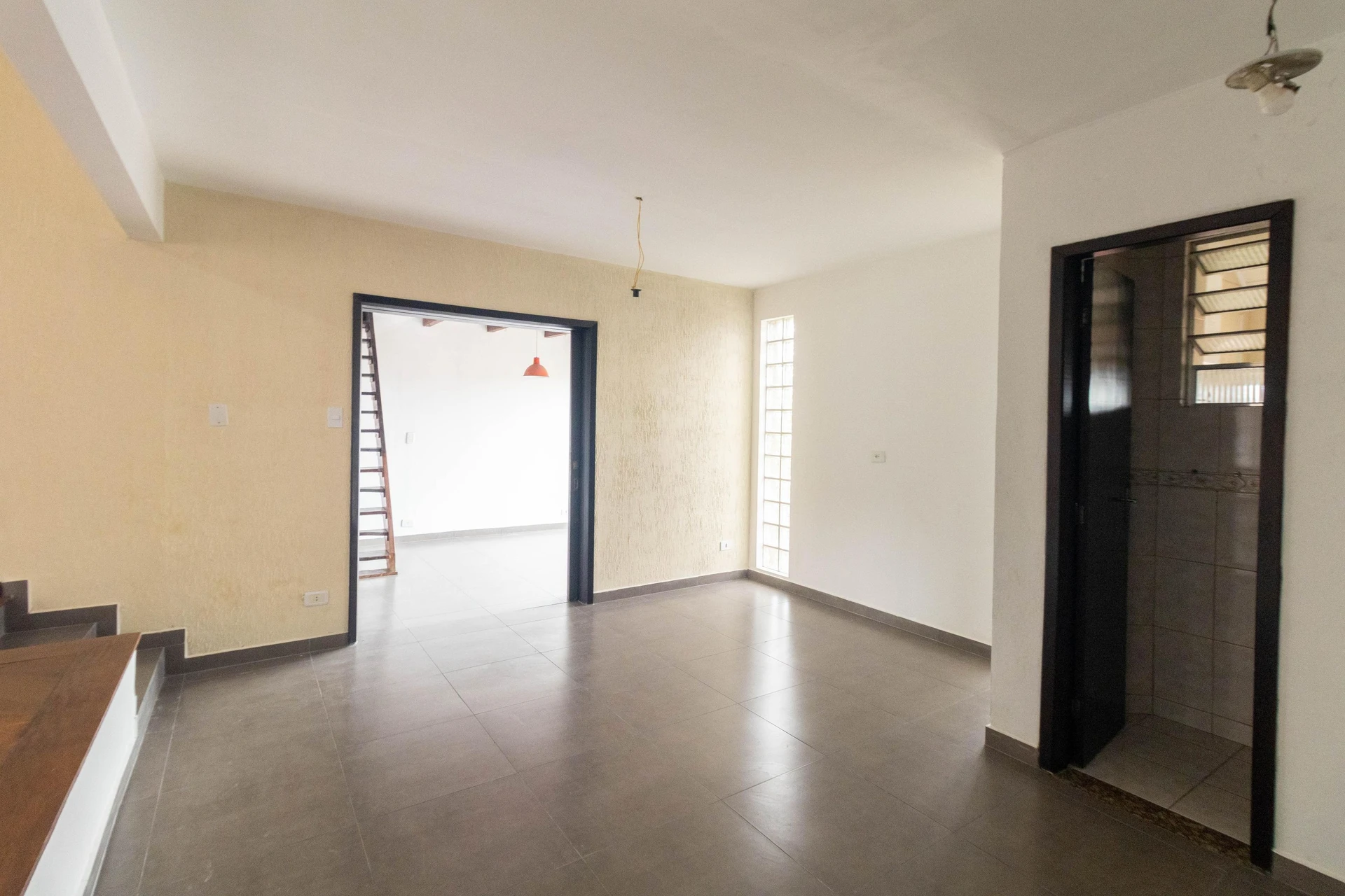 House, 195 m², with floor-to-ceiling windows — photo 43