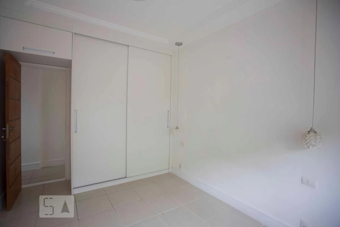 2-bedroom rental apartment with 1 bathroom and parking — photo 3