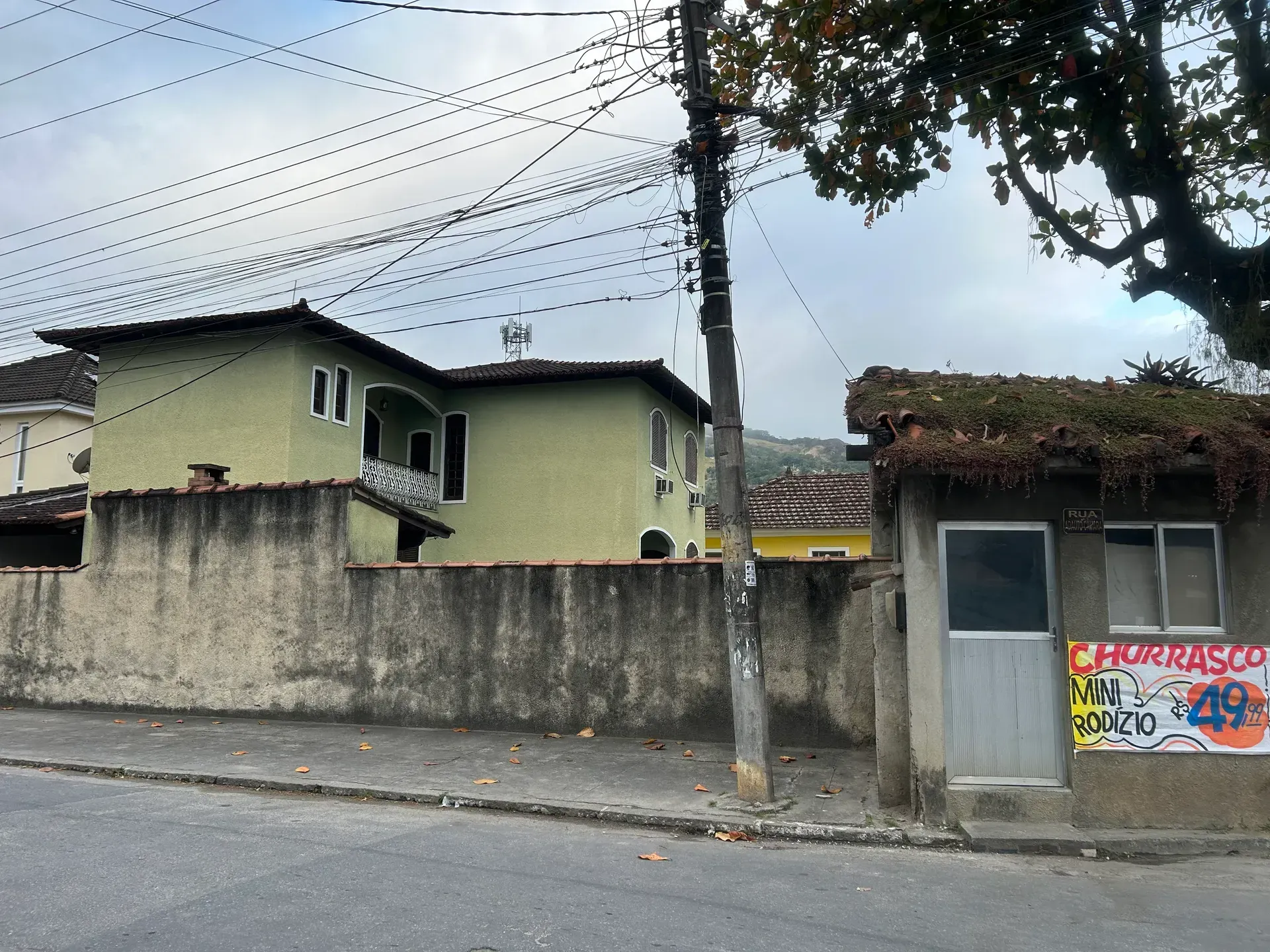 Casa com 4 quartos e 4 banheiros com box de vidro — photo 45