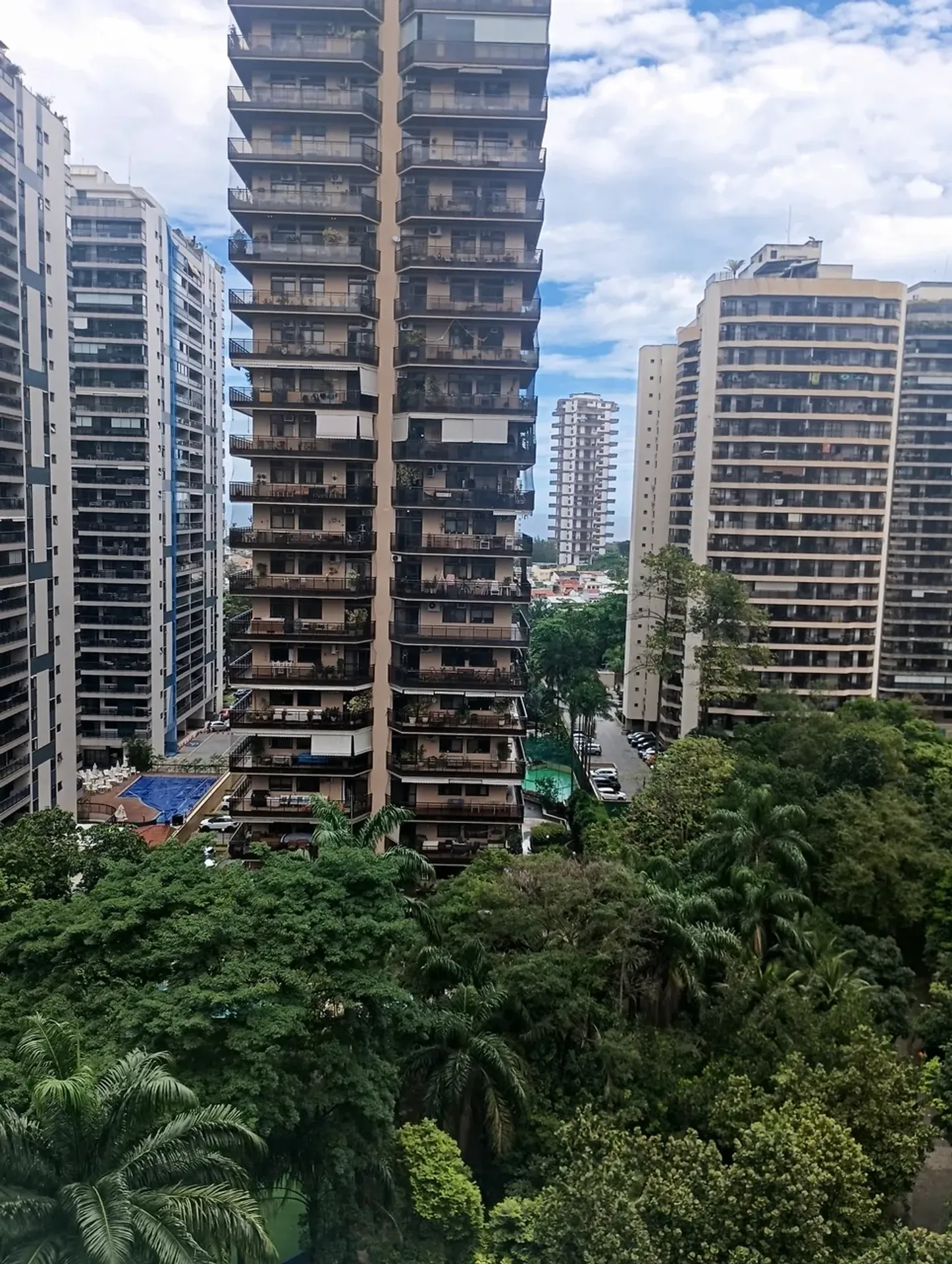 Apartment on the 9th floor with a park view — photo 6