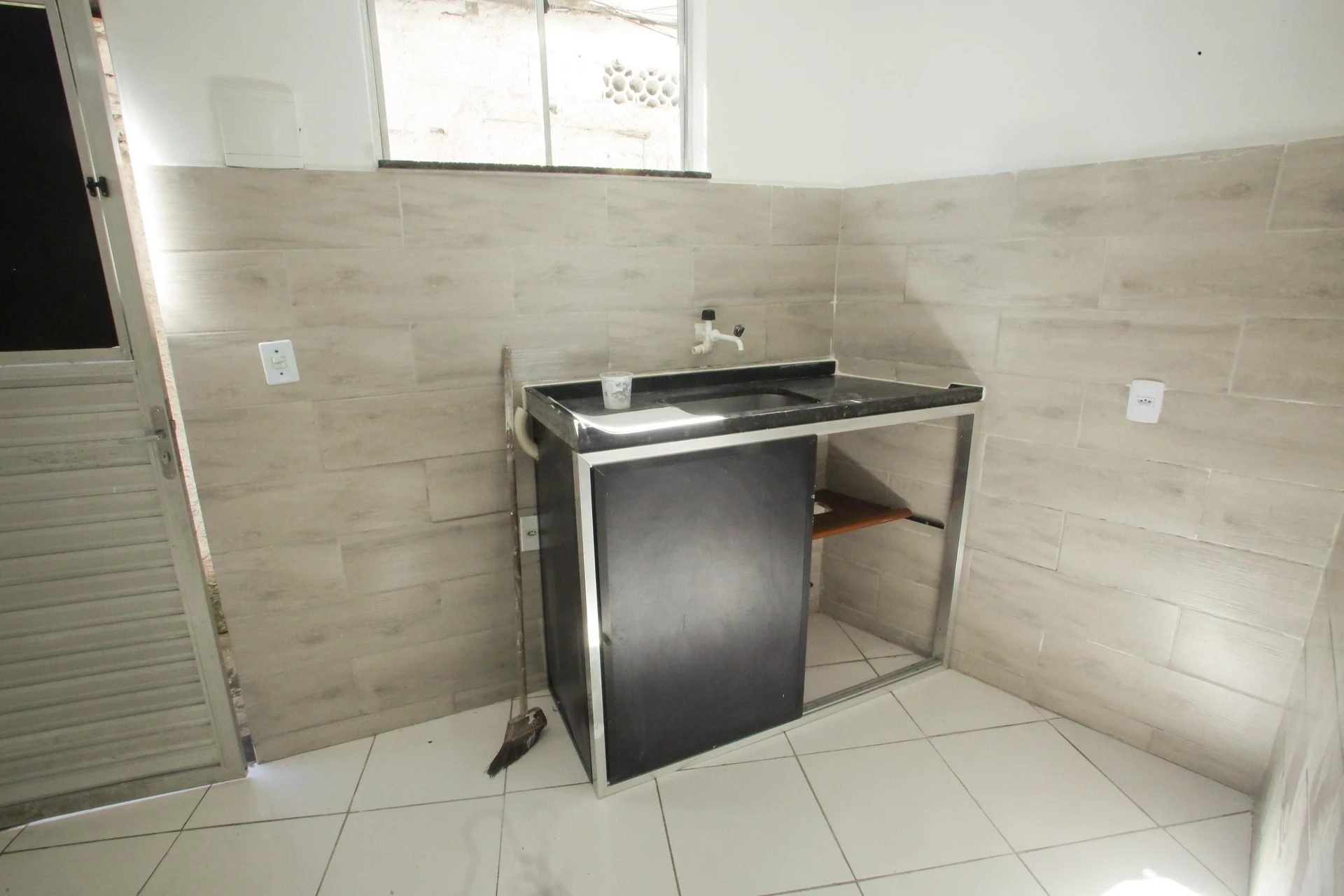 Unfurnished studio with 1 bedroom and 2 bathrooms — photo 9