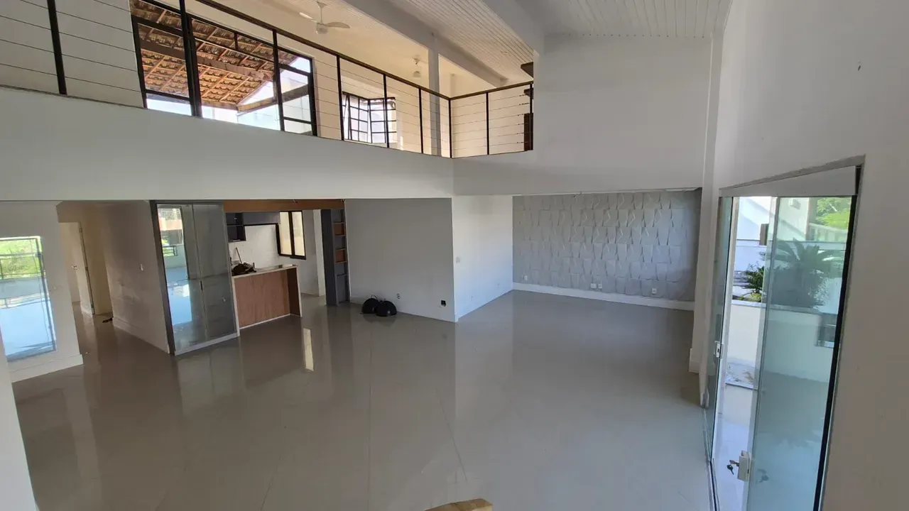 Apartment with an open-plan kitchen and 4 bedrooms — photo 4
