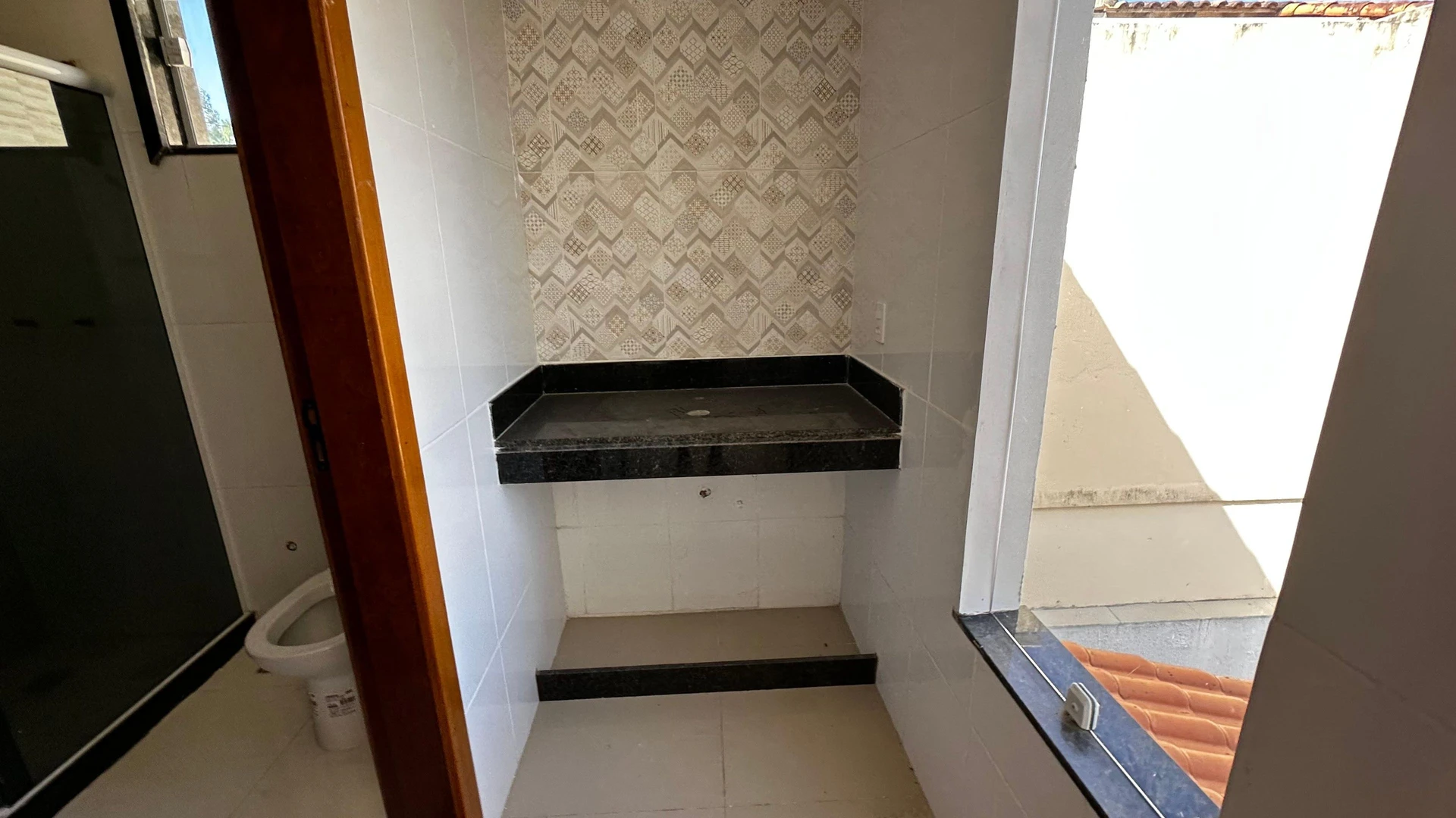 Casa com 4 quartos e 3 suítes, 2 vagas de garagem — photo 41