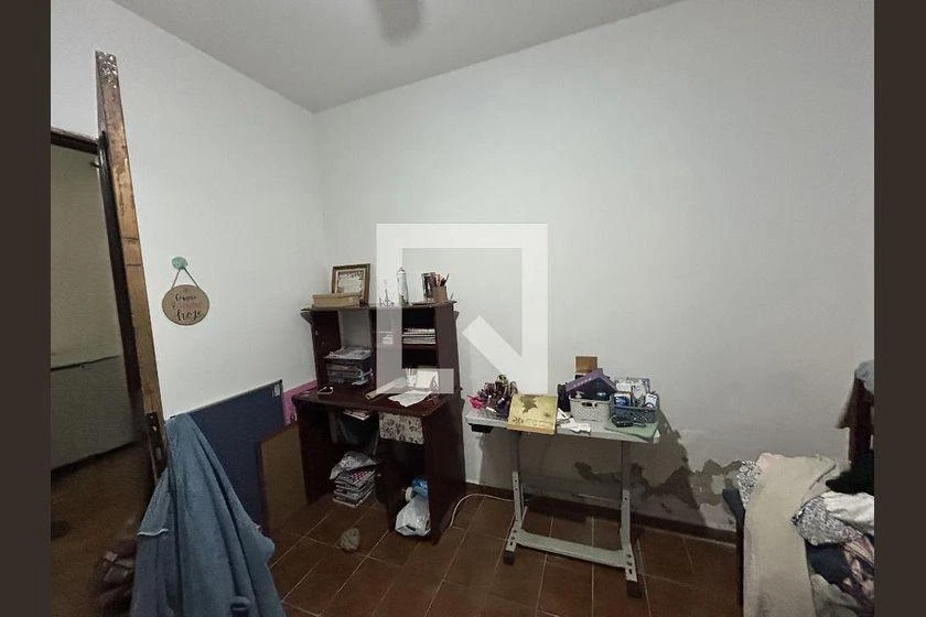 Furnished 3-bedroom house with desk workspace — photo 33
