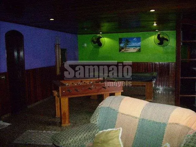 4-bedroom house with 2 bathrooms and a balcony grill — photo 32