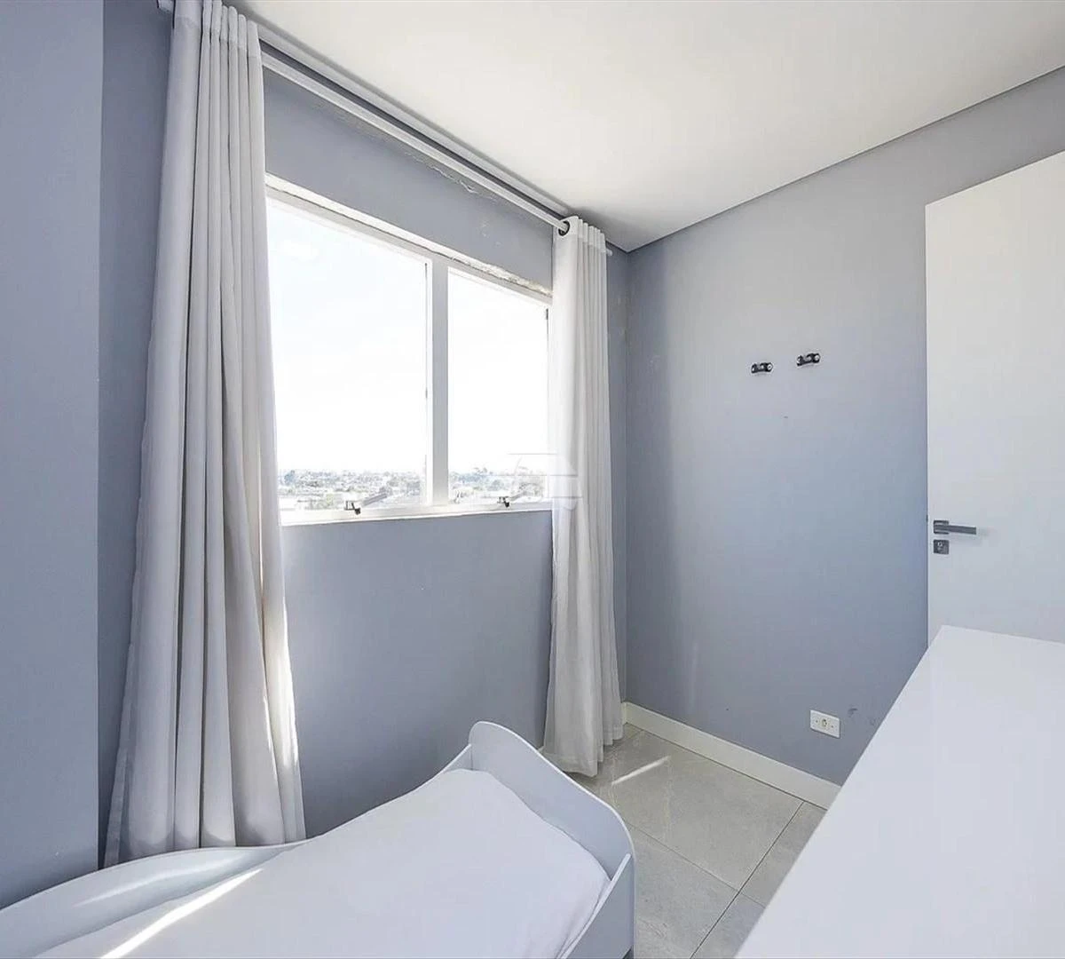 Furnished apartment with open-plan kitchen and 2 bedrooms — photo 13