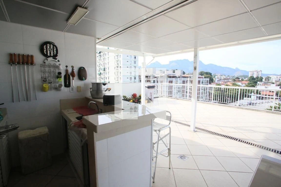 Furnished apartment with 3 bedrooms and a closed kitchen — photo 9