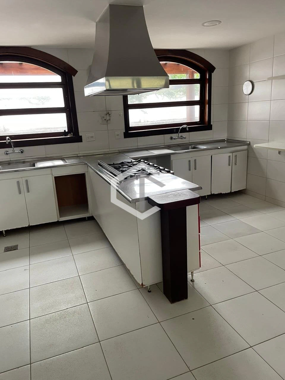 Casa com 5 suítes e 7 banheiros, 6 vagas — photo 4