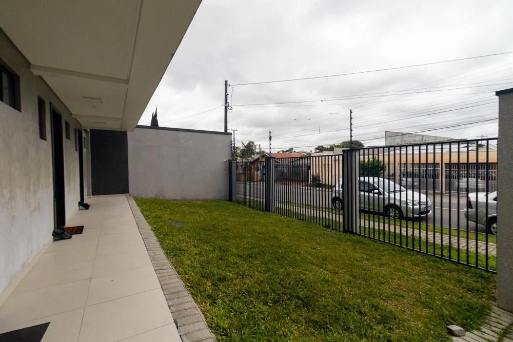 3-bedroom apartment in a building with a pool — photo 15
