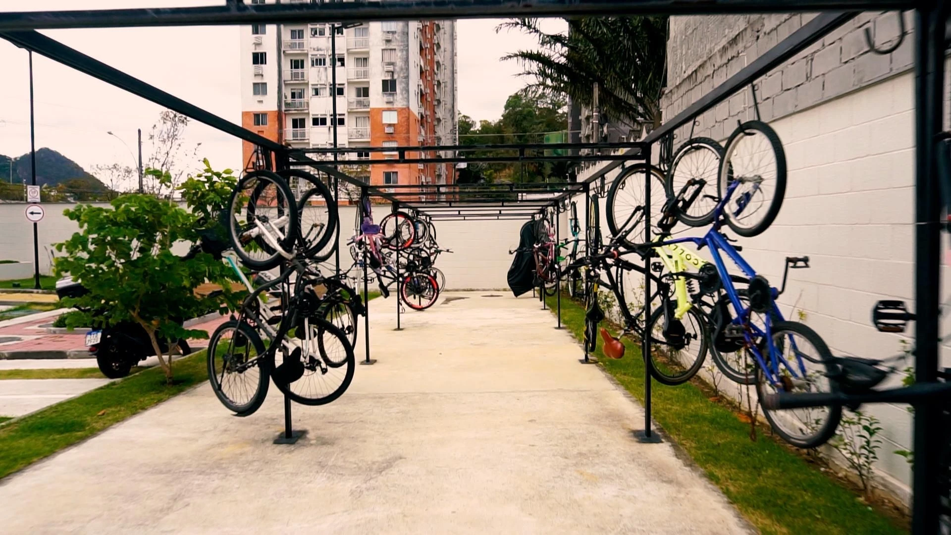 Apartamento mobiliado com varanda e churrasqueira na sacada — photo 8