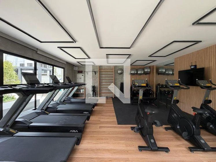 2-bedroom apartment in a building with a gym — photo 36