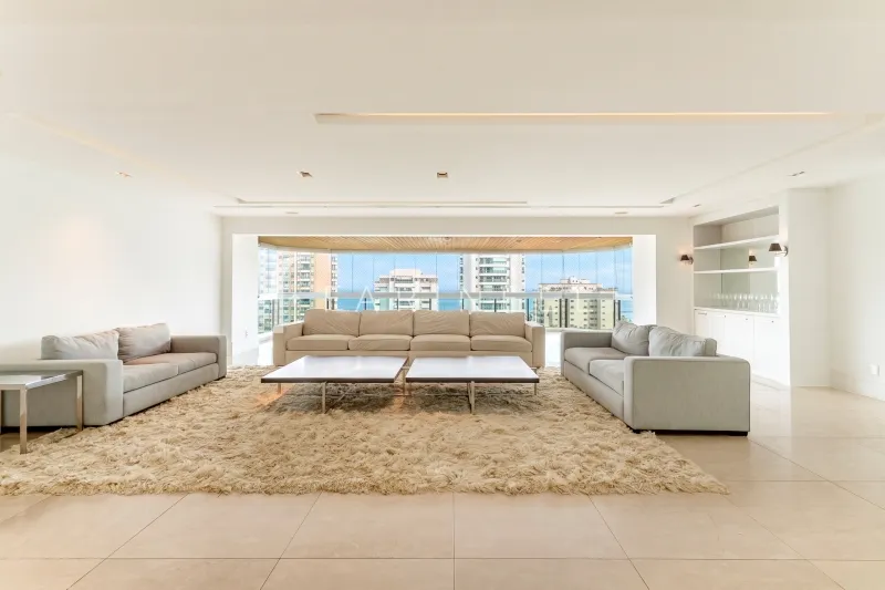 Furnished apartment, 335 m², with a water view