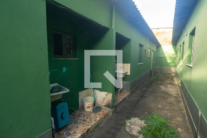 Casa con 2 dormitorios, 1 baño y zona de lavado — photo 15