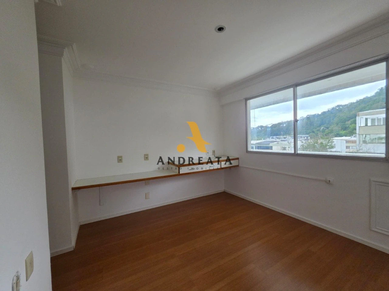 2-bedroom apartment with laundry area and 109 m² — photo 15