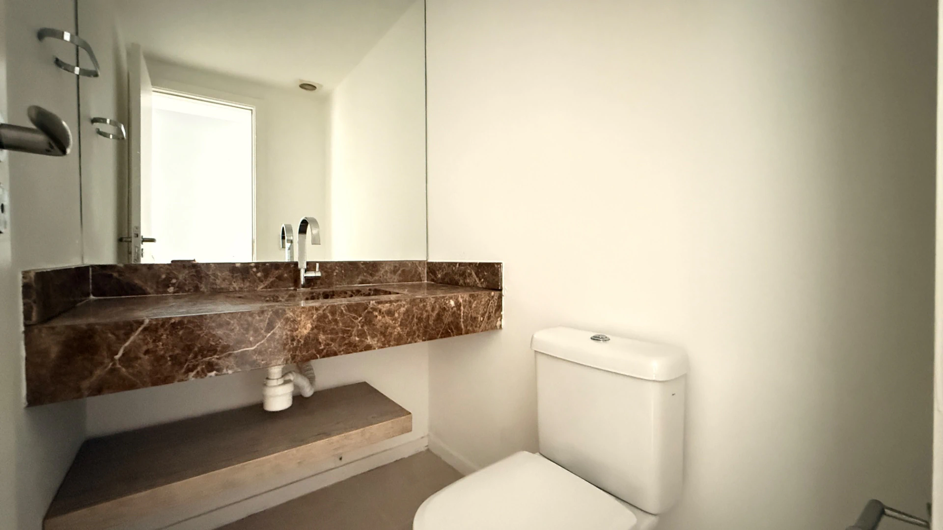 4-bedroom apartment with a gourmet balcony and 160 m² — photo 25