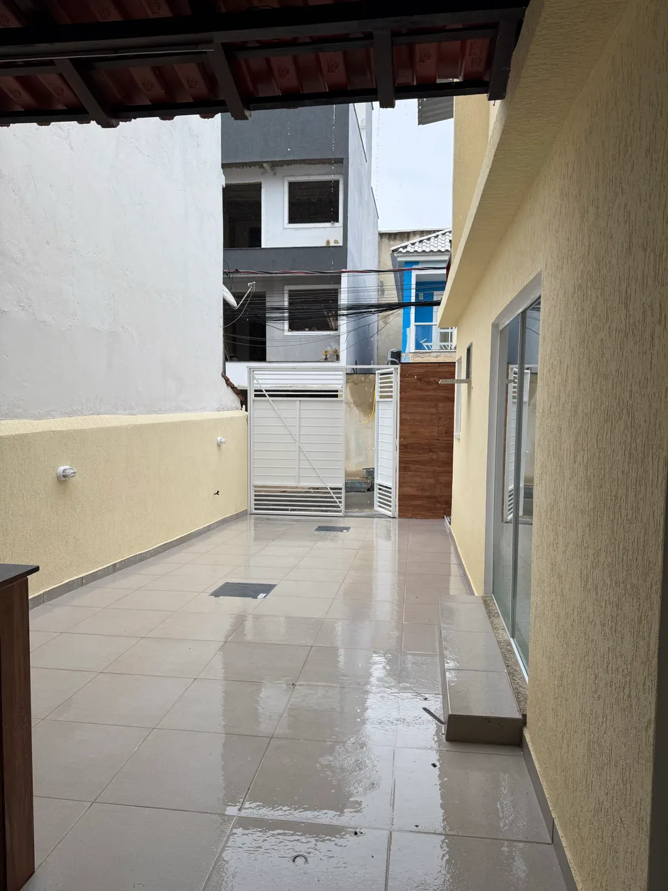 House with 2 bedrooms and a built-in grill on balcony — photo 15