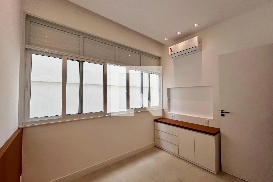 Home office in a one-bedroom apartment, 38 m² — photo 4