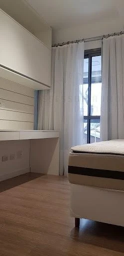 3-bedroom apartment with a glass-enclosed balcony — photo 16