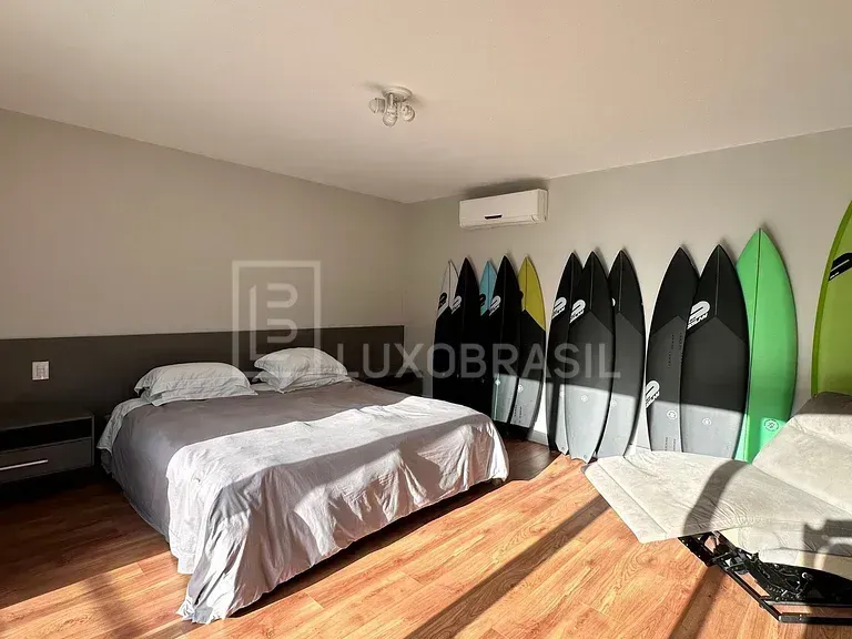 Casa moderna com 3 quartos e 5 vagas de garagem — photo 35