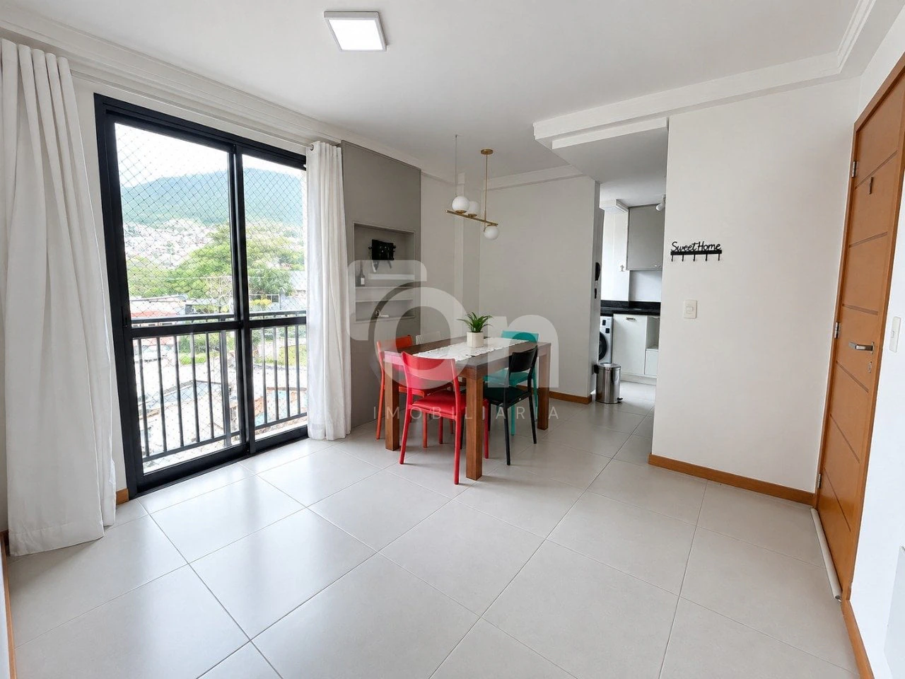 One-bedroom apartment with a mountain view in Florianópolis — photo 5