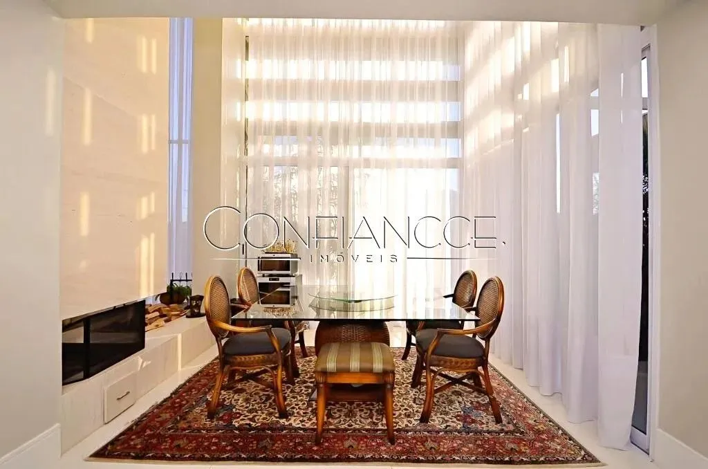 House with private BBQ and 4 en-suite bedrooms, 591 m²