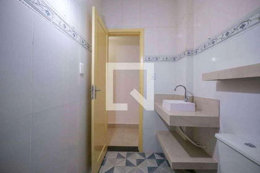 80 m² apartment with an open-plan kitchen and 2 bedrooms — photo 2