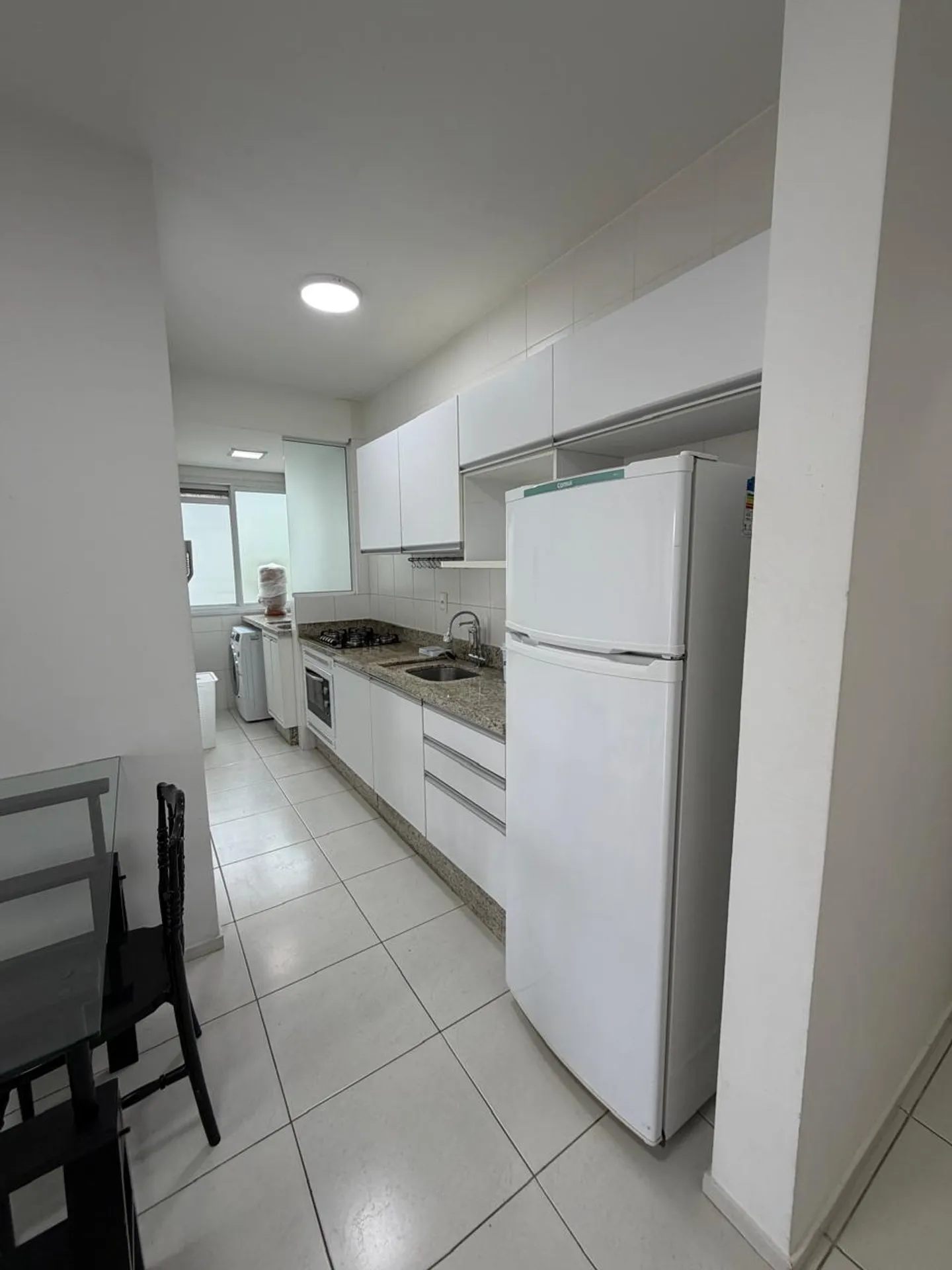 Apartamento amueblado de 2 dormitorios con parrilla en el balcón — photo 2