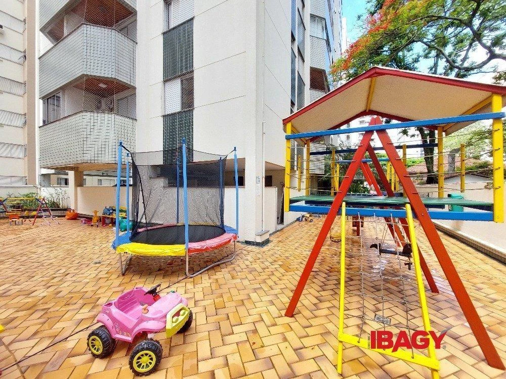3-bedroom apartment in a building with a gym — photo 35