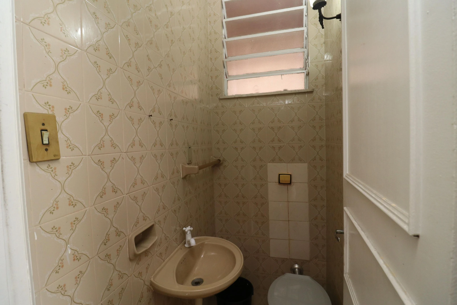 10-bedroom house with a bathtub in Rio de Janeiro — photo 98