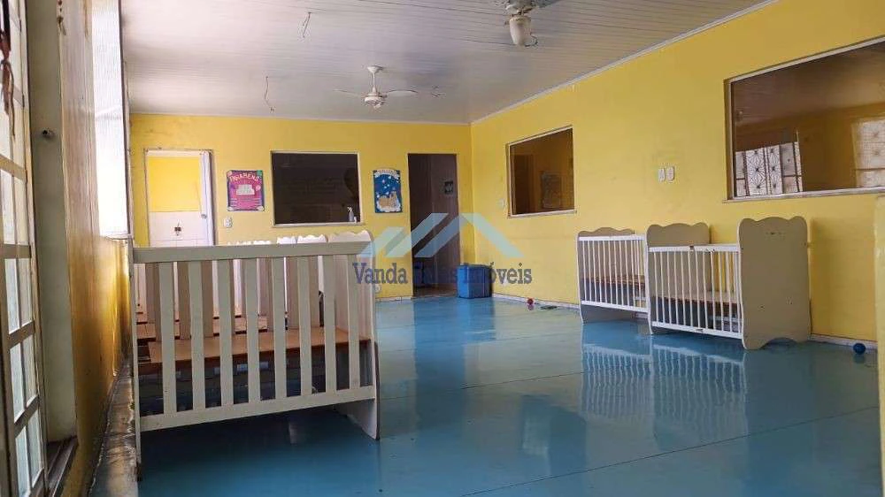 Casa de 4 quartos com 540 m² e varanda — photo 3