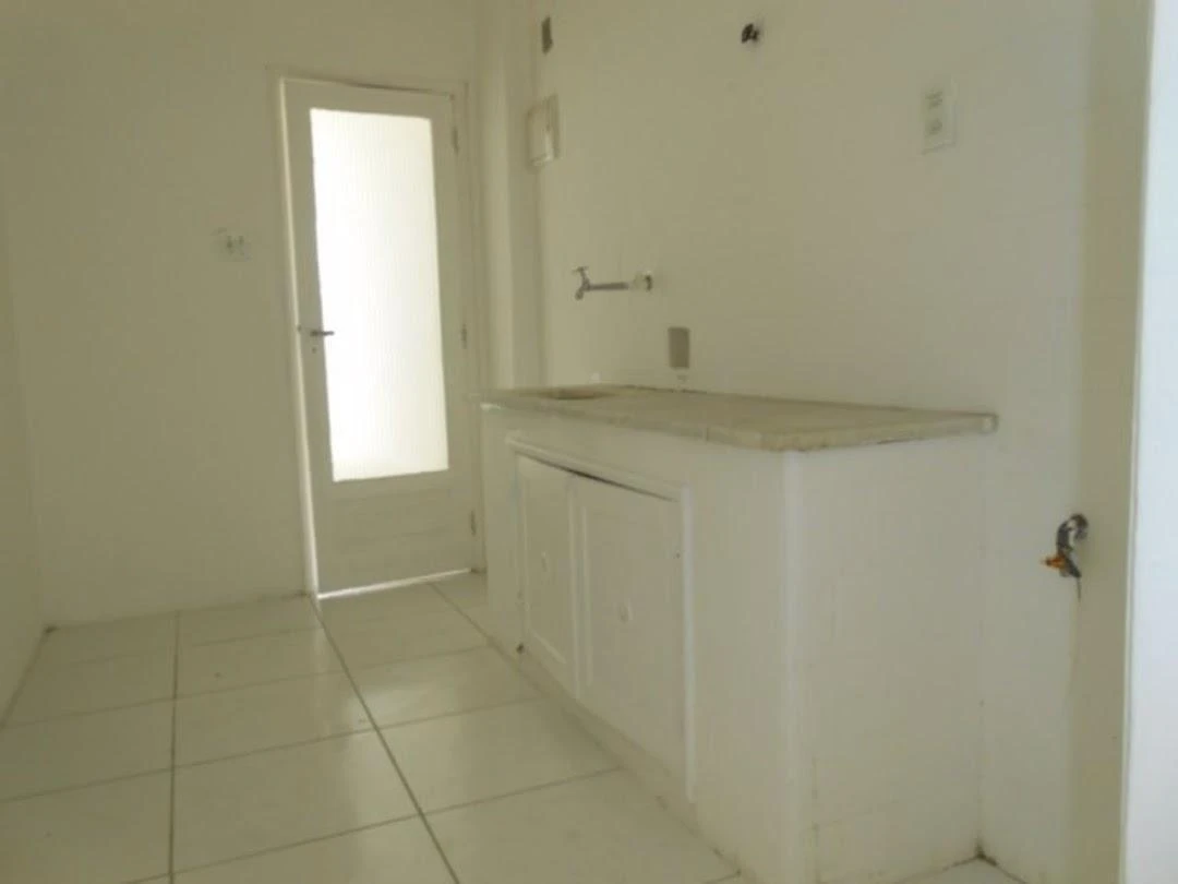 90 m² apartment with 2 bedrooms and city views — photo 22