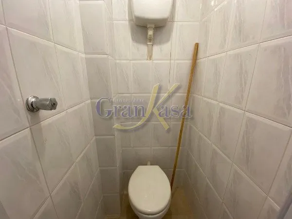 Wood or laminate floors in a 2-bedroom apartment, 63 m² — photo 12