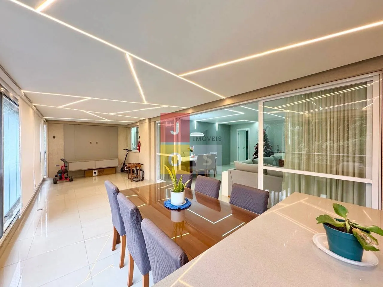 4 quartos e varanda envidraçada: apartamento de 193 m² — photo 14