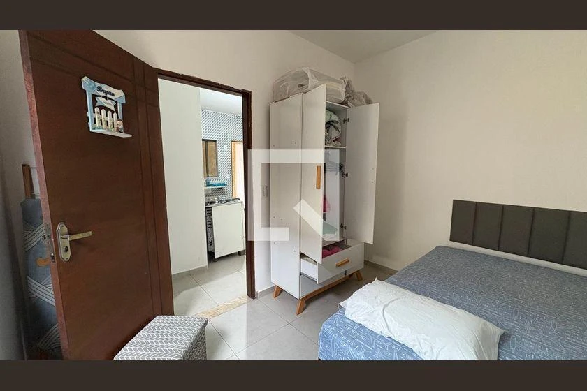 2-bedroom house with a grill on the balcony
