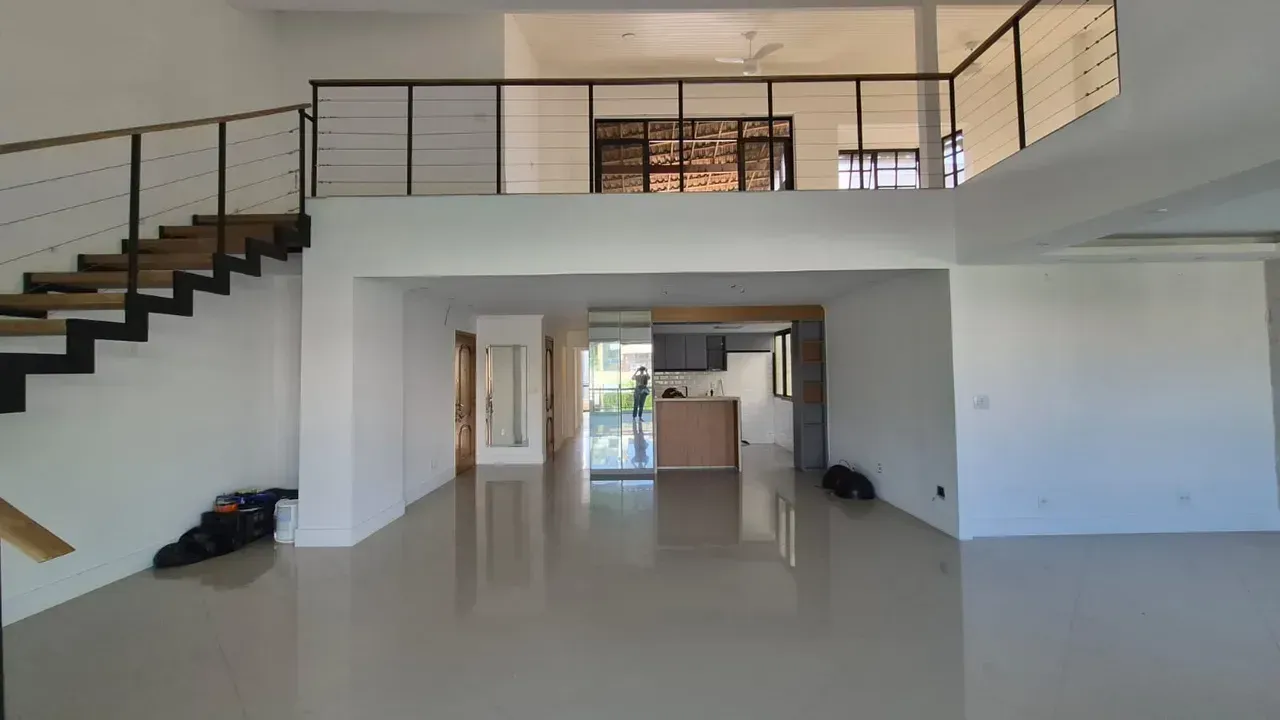 Apartment with an open-plan kitchen and 4 bedrooms — photo 5
