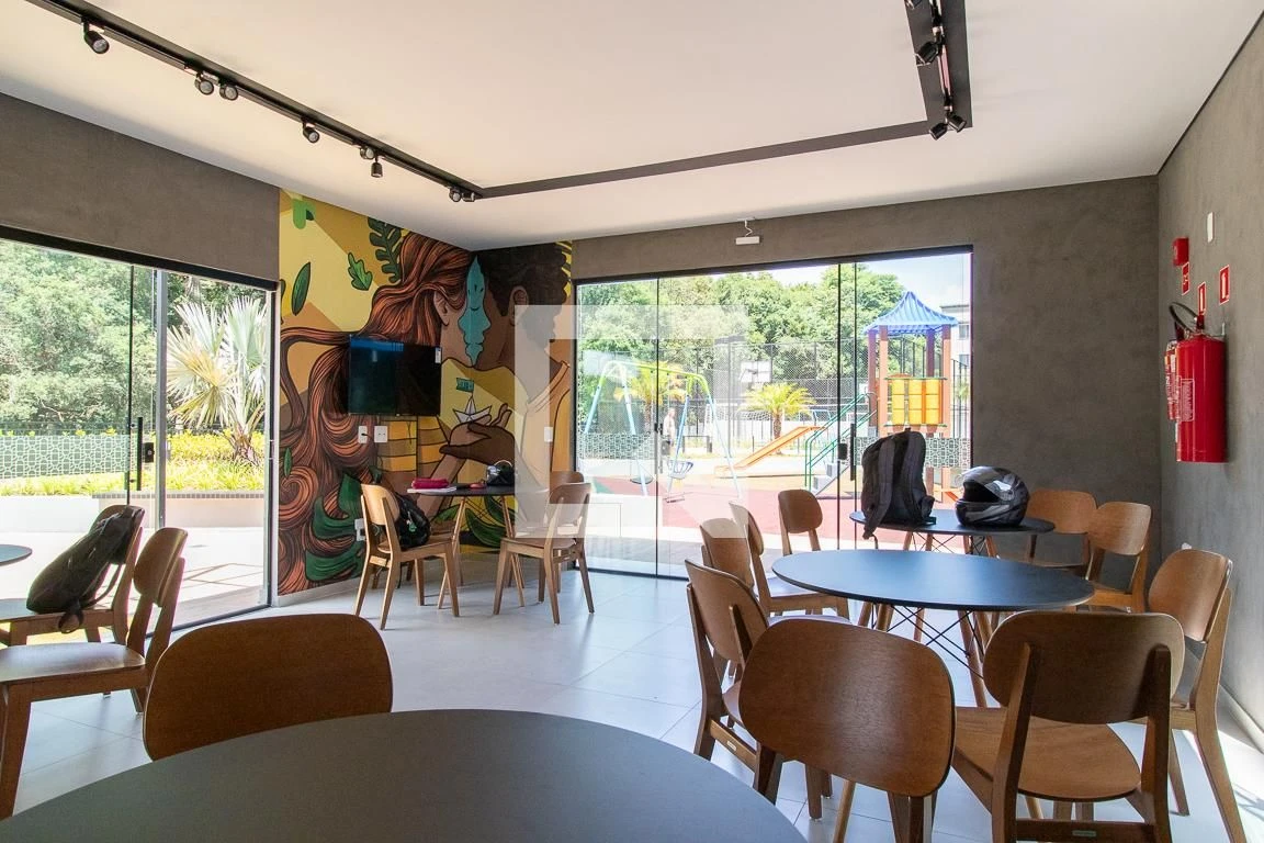 3-bedroom apartment with a park view in Curitiba — photo 48
