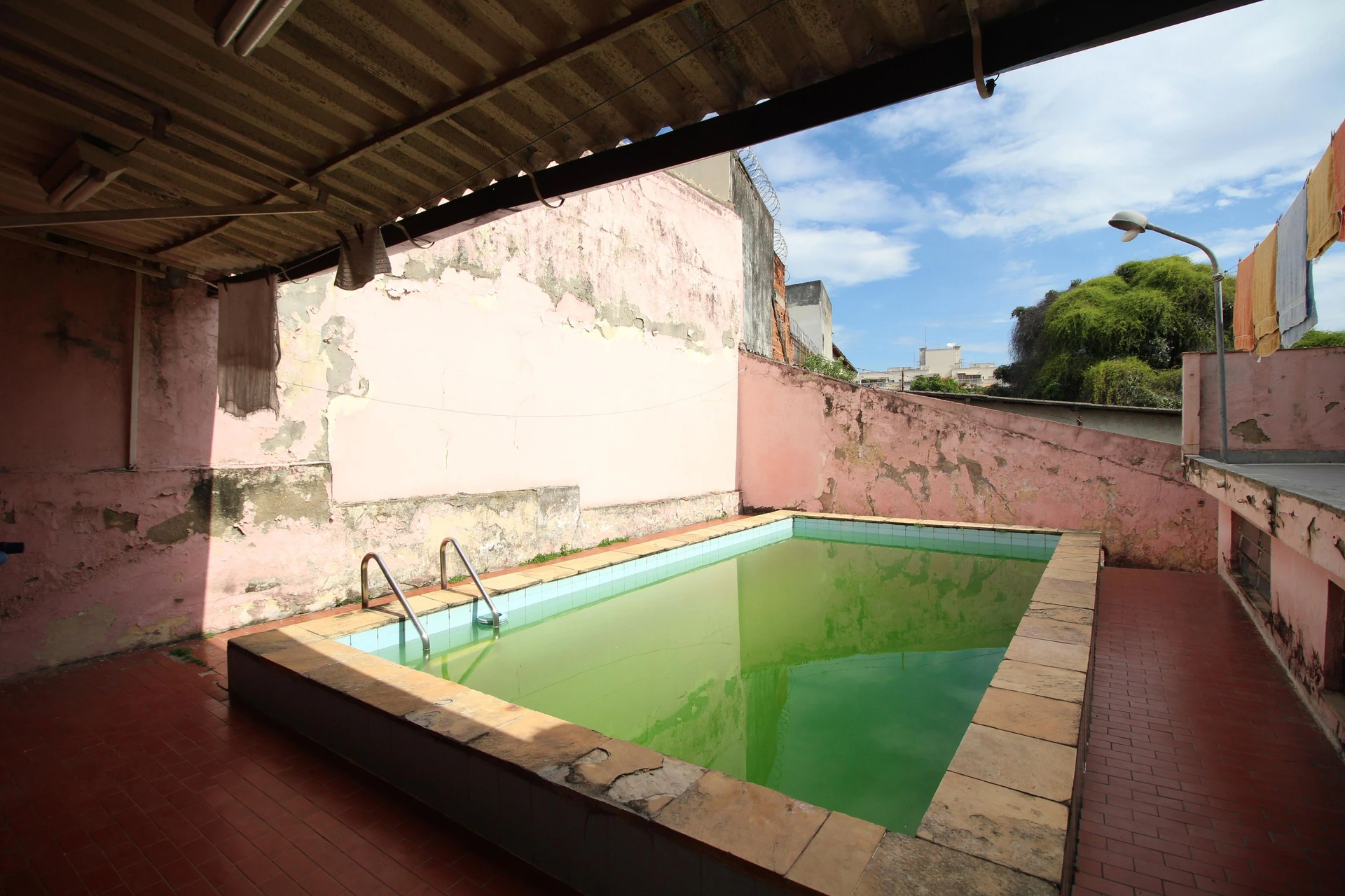 Furnished 3-bedroom house with a private garden — photo 32
