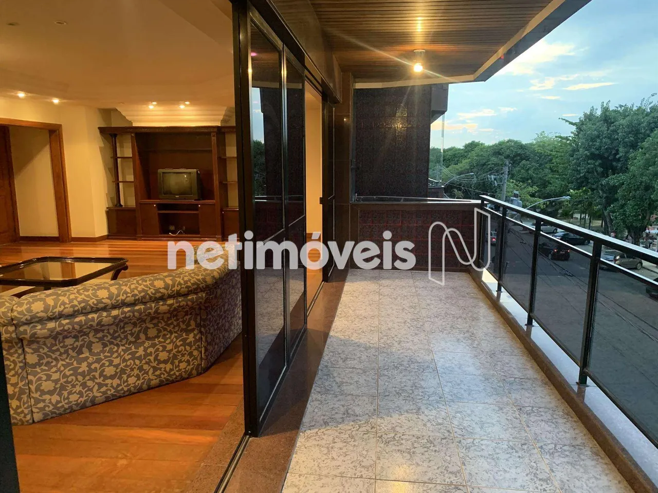 4-bedroom apartment with balcony and 2 parking spots — photo 18