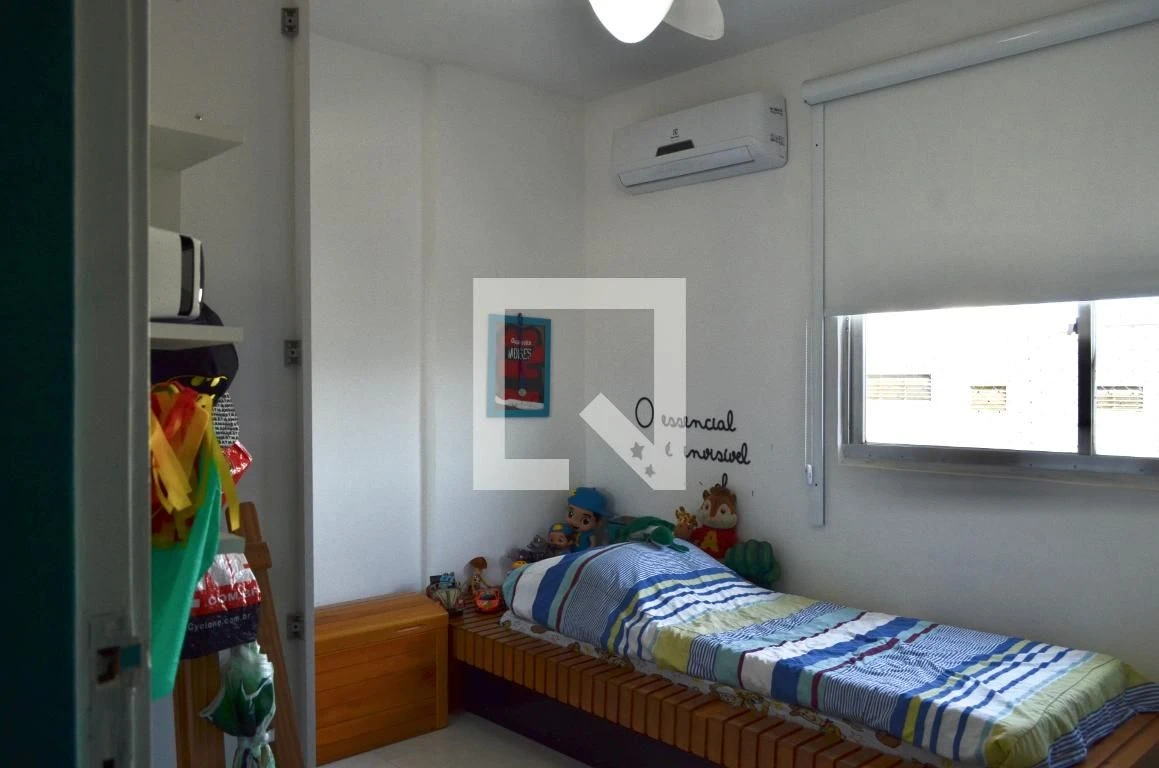 3-bedroom apartment in a building with a pool — photo 3