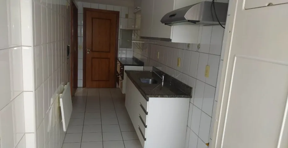 Apartment with 3 bedrooms, 3 bathrooms and a balcony — photo 2