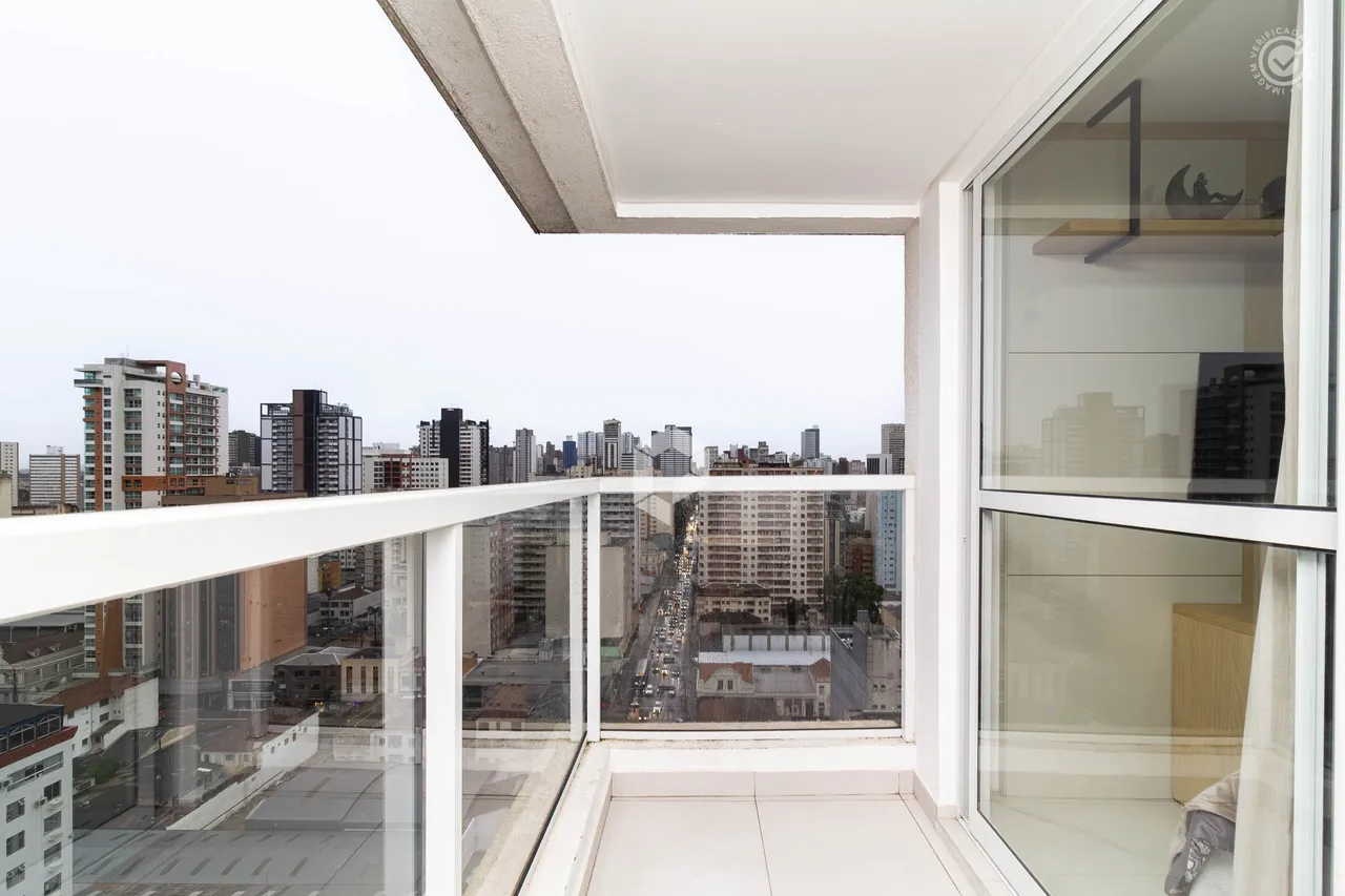 Furnished 1-bedroom apartment with enclosed balcony — photo 6