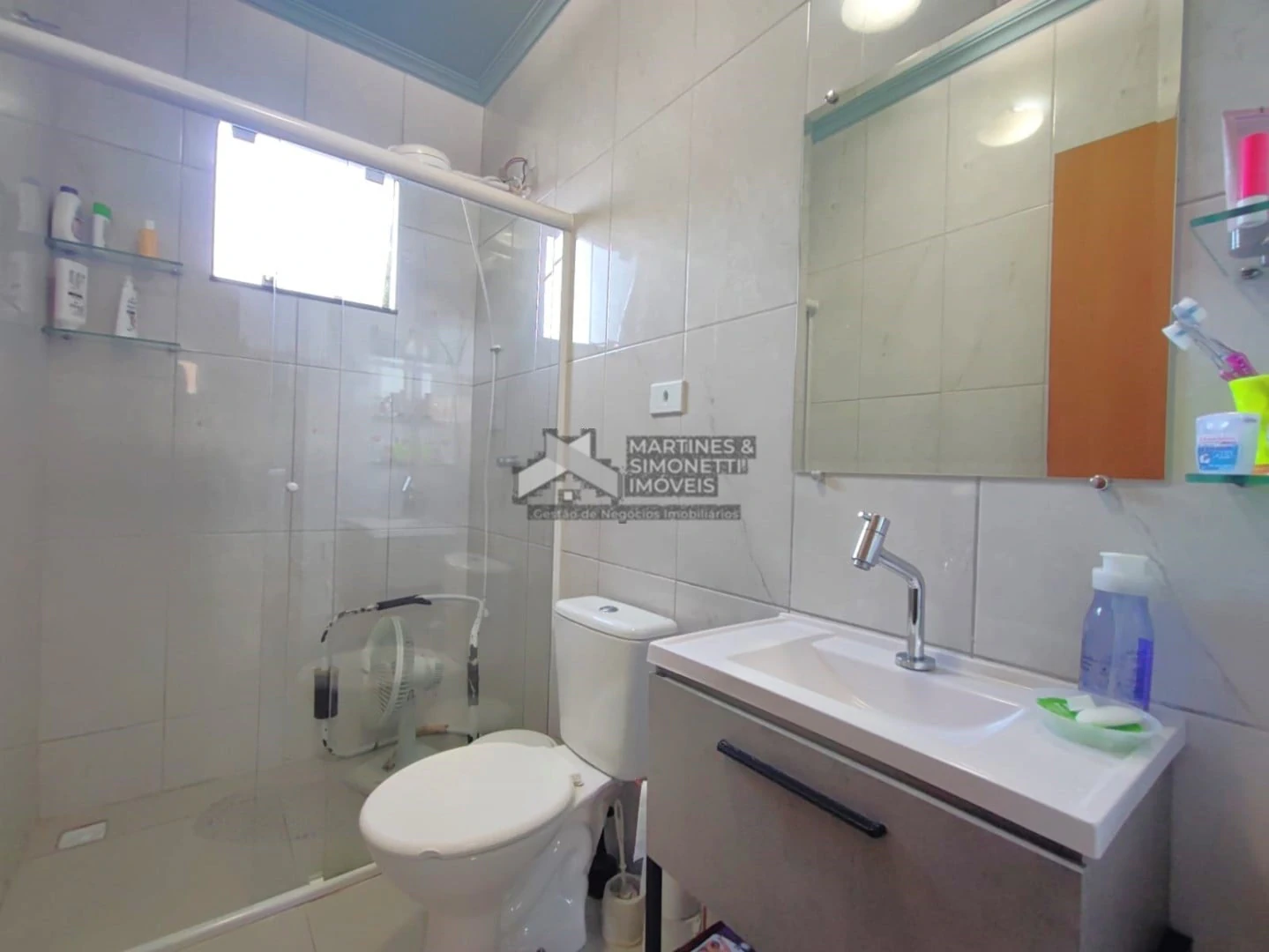 3-bedroom house with a walk-in closet in Curitiba — photo 22