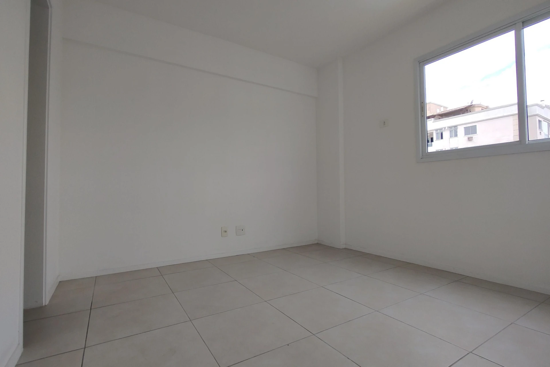 Apartamento de 2 quartos com piscina no condomínio — photo 16
