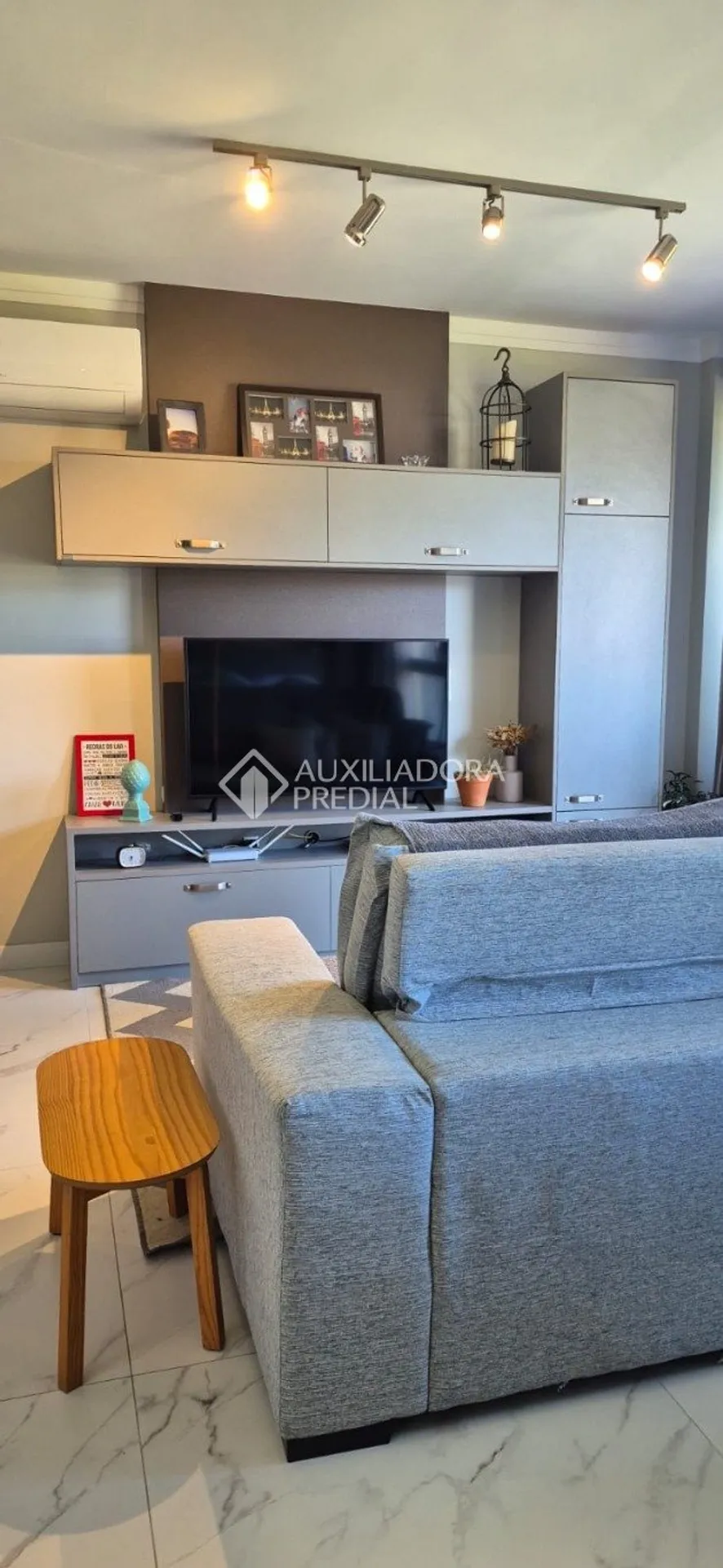 Apartamento amueblado de 1 dormitorio con 62 m² y plaza cubierta