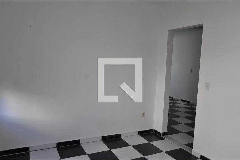 Rental house with a suite and 6 bedrooms — photo 40